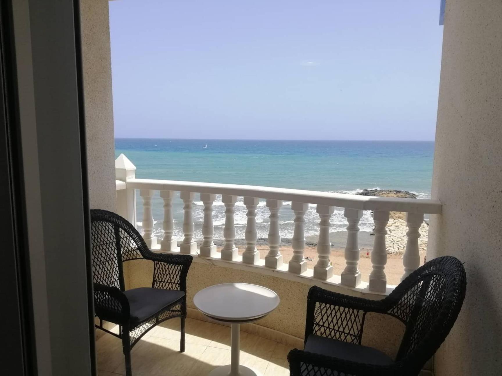 Апартаменти Flamingo, Beach, Sea View, Pool, Wi Fi Торрев'єха Екстер'єр фото