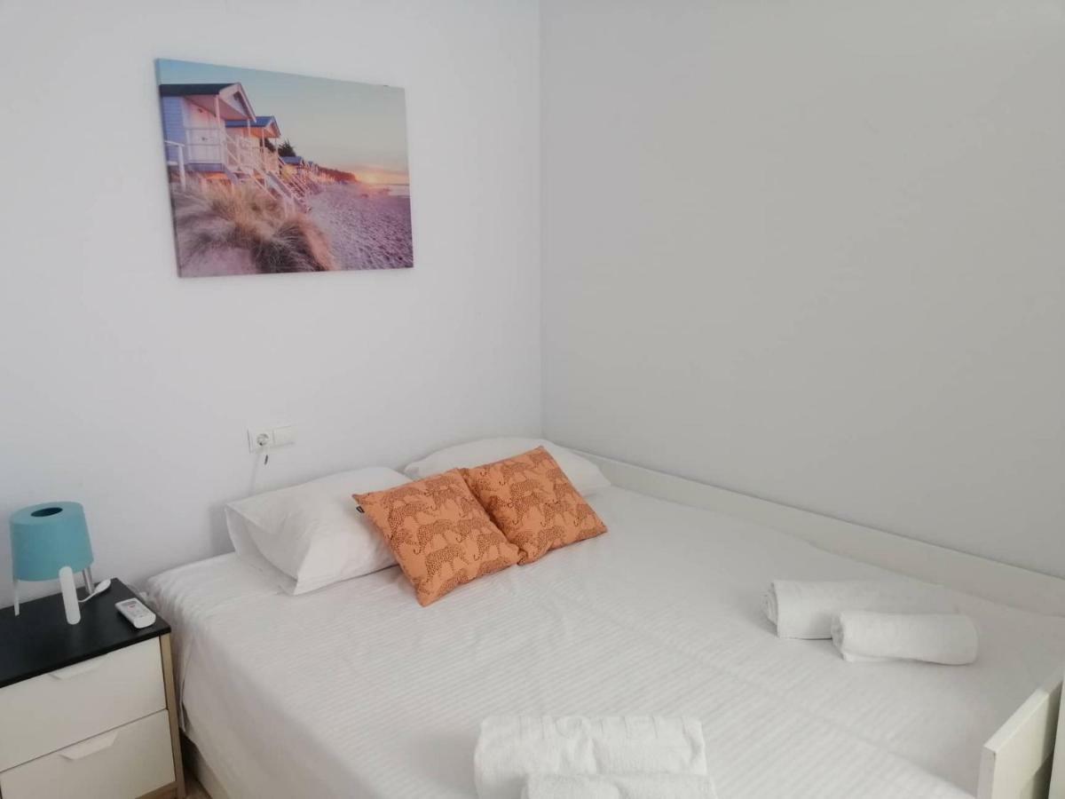 Апартаменти Flamingo, Beach, Sea View, Pool, Wi Fi Торрев'єха Екстер'єр фото