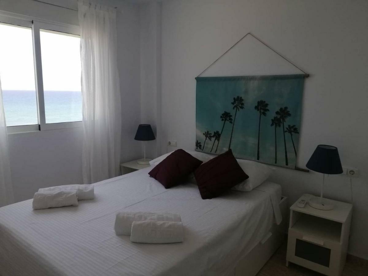 Апартаменти Flamingo, Beach, Sea View, Pool, Wi Fi Торрев'єха Екстер'єр фото