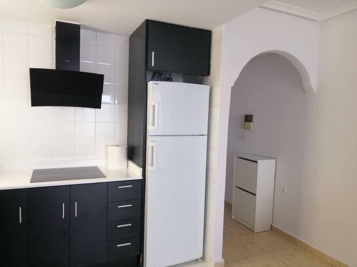 Апартаменти Flamingo, Beach, Sea View, Pool, Wi Fi Торрев'єха Екстер'єр фото